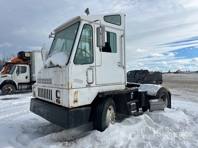 2000 Ottawa 4x2 Spotter Truck