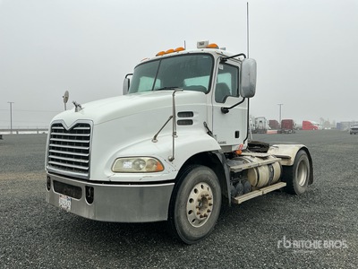 2010 Mack CXU613 4x2 Cabeza Tractora Cabina Corta