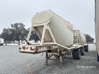 1964 Fruehauf HAB-F2-J 1000 S/A Pneumatic Bulk Trailer