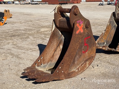 Hensley 24 in Digging Excavator Bucket