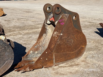 Paladin 24 in Digging Excavator Bucket