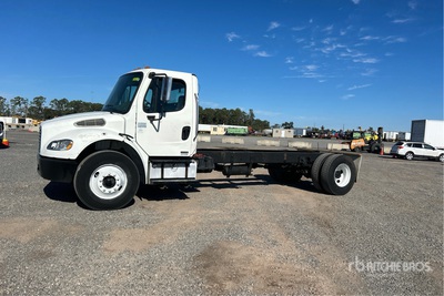 2004 Freightliner M2 106 4x2 Cabina y chasis
