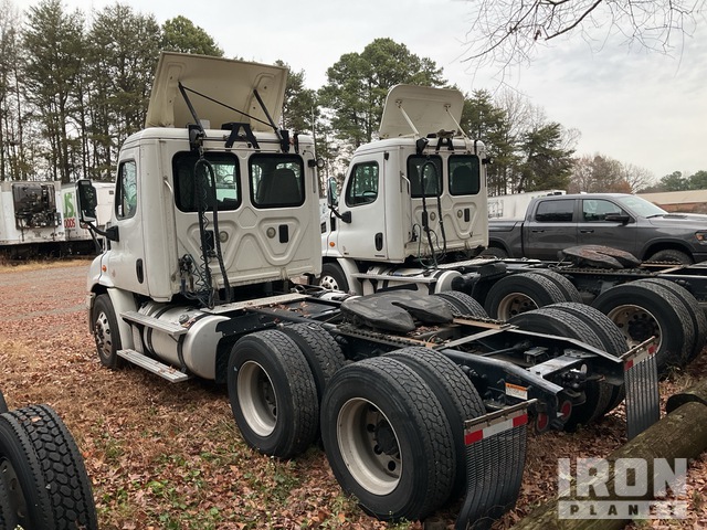 CAMIóN 2016 FREIGHTLINER