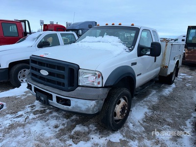 2006 Ford F-450 XL 4x4 Extended Cab Camion de service (Inoperable)