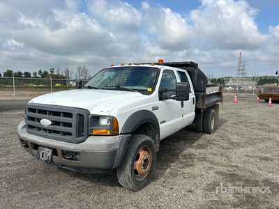 2005 Ford F-450 XL 4x2 Extended Cab Dump Truck
