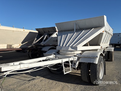 1990 11 ft T/A Belly Dump Trailer