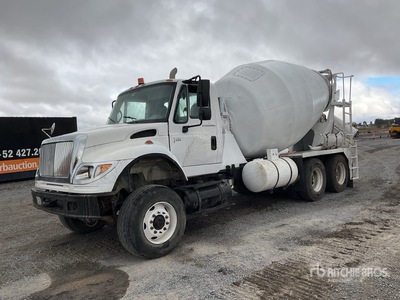 2005 International 7600 6x4 Camion Revolvedora de Concreto / Mixer Truck