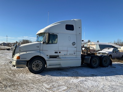 2002 Volvo VNL 6x4 Cabeza Tractora Cabina Dormitorio
