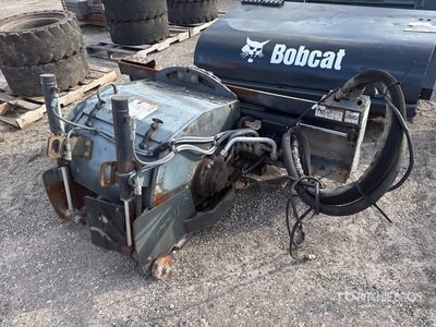 Bobcat 24PLA 24 in スキッドステア プラナー