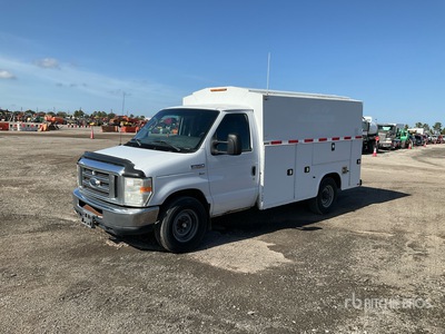 2017 Ford E-350 4x2 Utility Truck