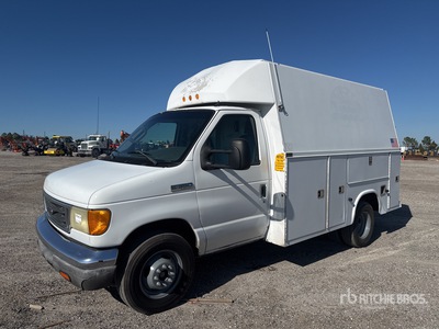 2007 Ford E-350 4x2 Utility Truck
