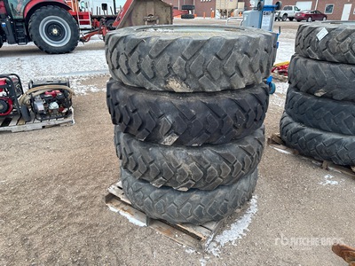 Quantity of (4) Neumáticos