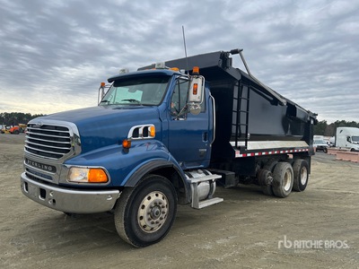 2009 Sterling L9500 8x4 Tri/A Camión dumper