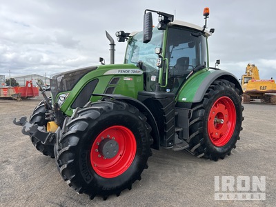 2019 Fendt 724 Vario Profi Plus 4WD Tractor