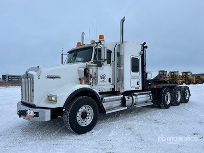 2012 Kenworth T800 8x6 Sleeper Winch Truck