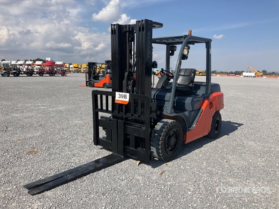 2015 Toyota 8FD40 8800 lb Montacargas / Forklift
