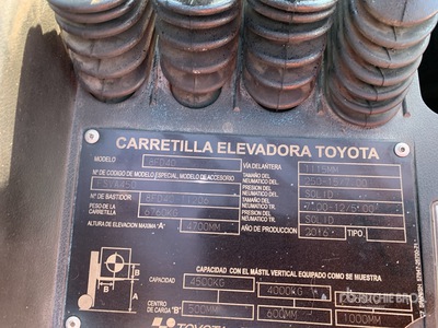 2016 Toyota 8FD40 9900 lb Montacargas / Forklift