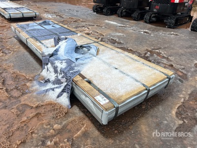 Quantity of (150) 10 ft x 3 ft Grey Steel Siding/Roofing Materiale edile (Unused)