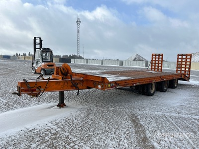 1989 24 ft Tri/A Equipment Trailer