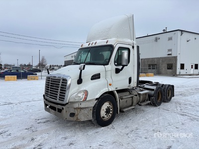 2011 Freightliner Cascadia 113 6x4 T/A Day Cab Truck Tractor