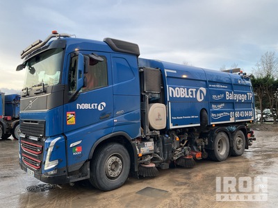 2023 Volvo Sweeper Truck