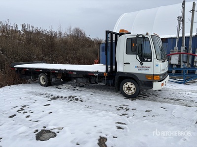 2003 Hino HFB 4x2 COE Camion à Plateau