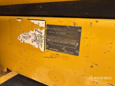 2019 Komatsu PC210LC-11 油圧ショベル