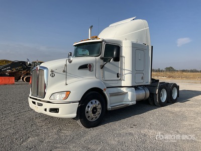 2010 Kenworth T660 6x4 Tractocamion con Dormitorio / T/A Sleeper Truck Tractor