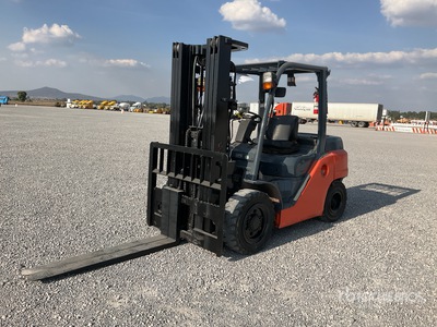2015 Toyota 8FD40U 8800 lb Montacargas / Forklift