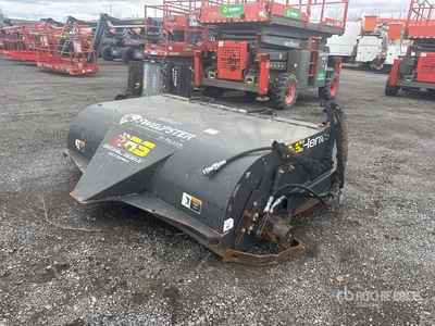 2016 Paladin VRS6M 74 in Zamiatarka o sterowaniu burtowym