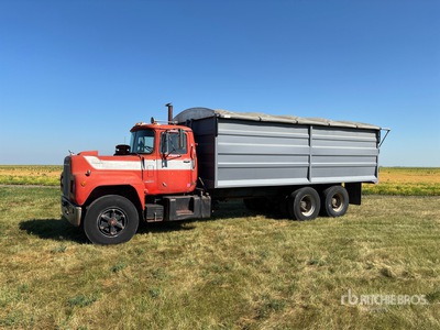 Mack 6x4 Camión de granos