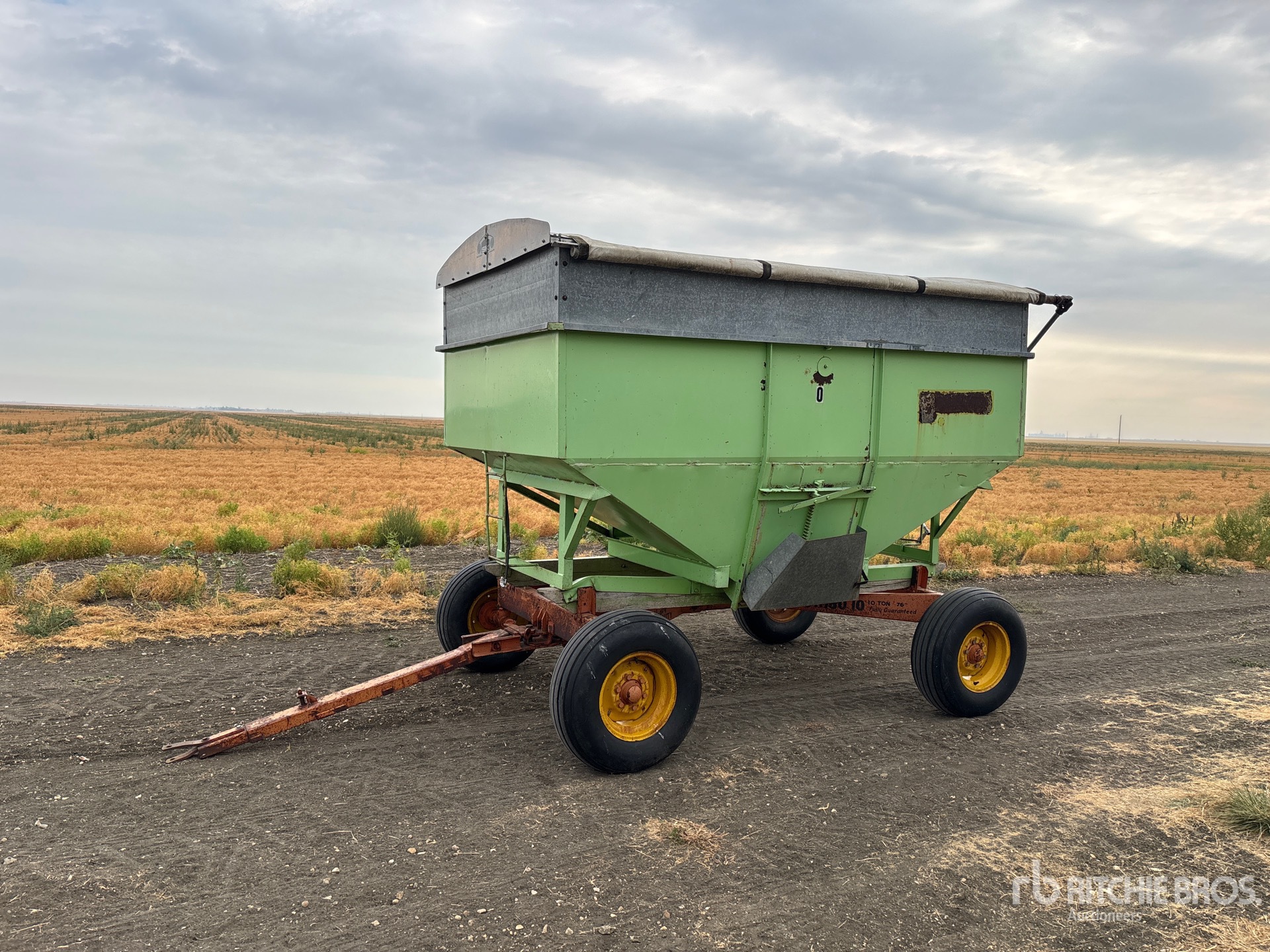 Parker 250 bu Grain Wagon