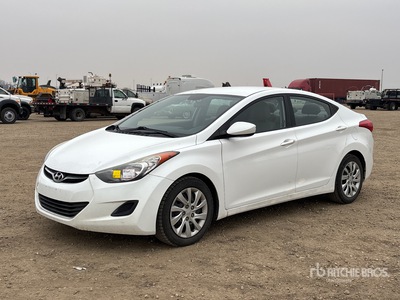 2013 Hyundai ELANTRA Automobile