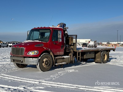 PM Series 8 5780 lb Knuckle Boom on 2015 Freightliner M2 106 4x2 Camión Grúa