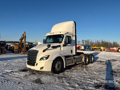 2020 Freightliner Cascadia 126 6x4 T/A Day Cab Truck Tractor