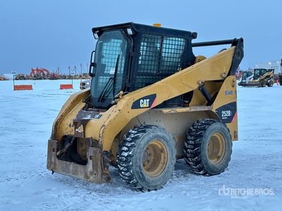 2011 Cat 252B3 Two-Speed Schranklader