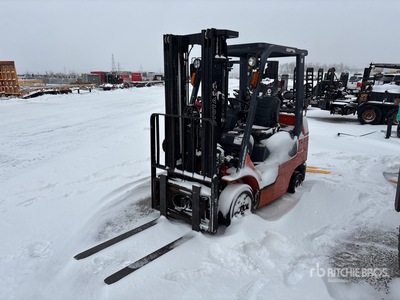 2005 Toyota 7FGCU25 4500 lb Cushion Tire Wózek widłowy (Inoperable)