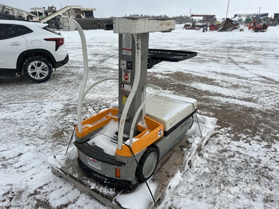 2005 Crown WAV50-118 300 lb Order Picker