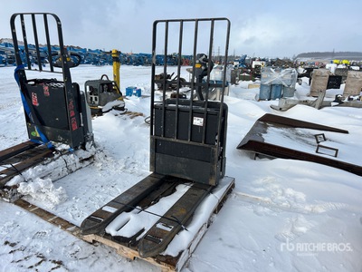 UniCarriers 4500 4500 lb 45 inches Pallet Jack