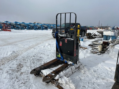 UniCarriers WLXT2W7G22V 4500 lb Electric 45in Wózek paletowy