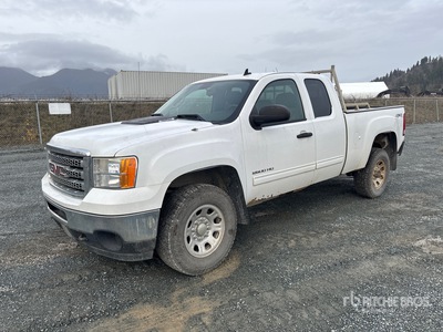 2013 GMC Sierra 2500HD SLE 4x4 Extended Cab بيك اب