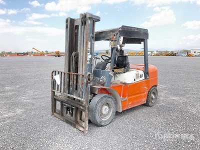 2021 Heli CPCD40-M4K2 8800 lb Pneumatic Tire Montacargas / Forklift