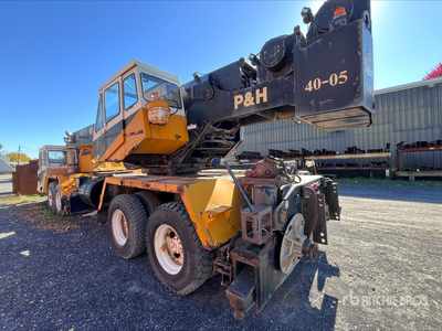 1981 P & H Omega T400 Hydraulic Truck Crane