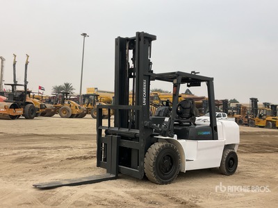 2019 UniCarrier D1F5F50U 5 ton Forklift