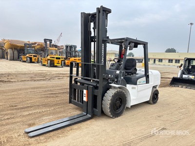 2019 UniCarrier D1F5F50U 5 ton Forklift