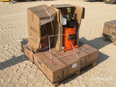 Quantity of (10) Phocee'nne Manual & Pneumatic Grease Pump Divers - Outils à main (Unused)