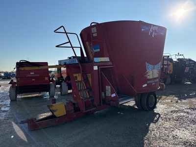 1993 AGM W14 Feed Wagon