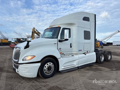 6x4 تراكتور شاحنة كابينة النوم (ثنائية المحور)