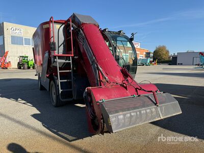 2015 Sitrex Maxi 220 4x2 フィードワゴン