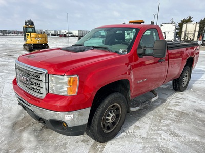 2013 GMC Sierra 3500HD 4x4 بيك اب